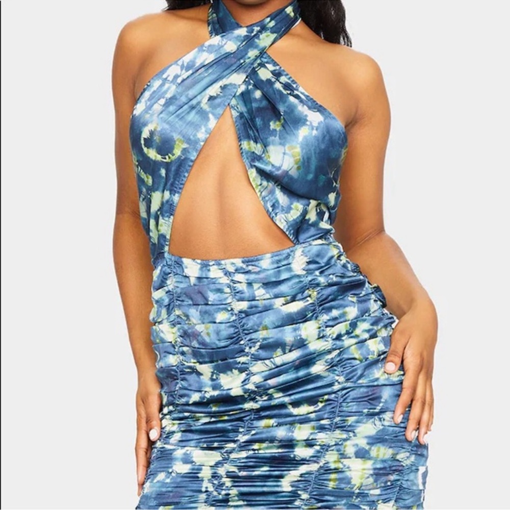 PrettyLittleThing Teal Green Backless Dress - Picture 3 of 9
